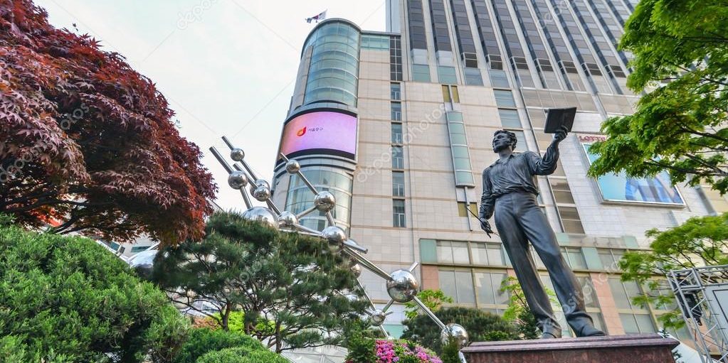 depositphotos_59042689-stock-photo-a-monument-to-pushkin-in-1023×511